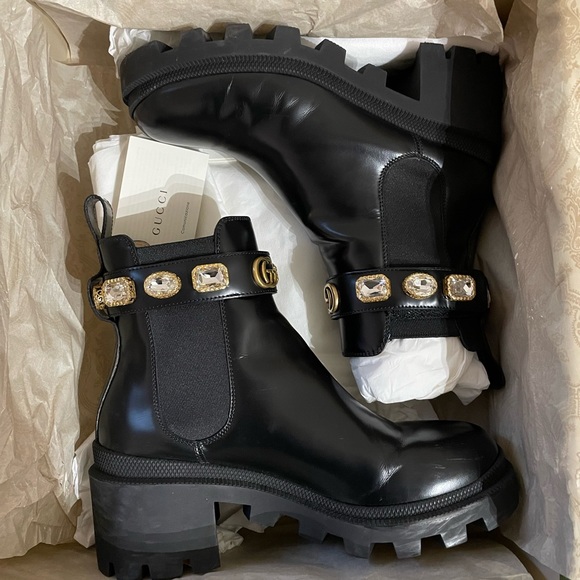 Gucci leather ankle boot with belt - Picture 5 of 5